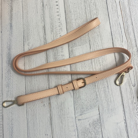 NWOT Pink satchel / Crossbody/ Shoulder bag with matching Sunglasses Case - Picture 3 of 11